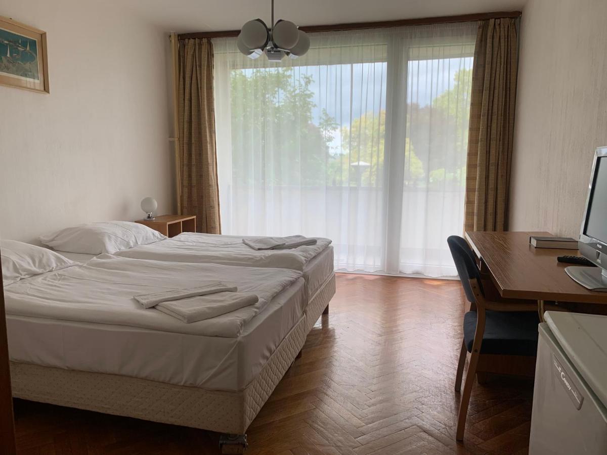 Riviera Park Hotel Balatonfoldvar Exterior photo